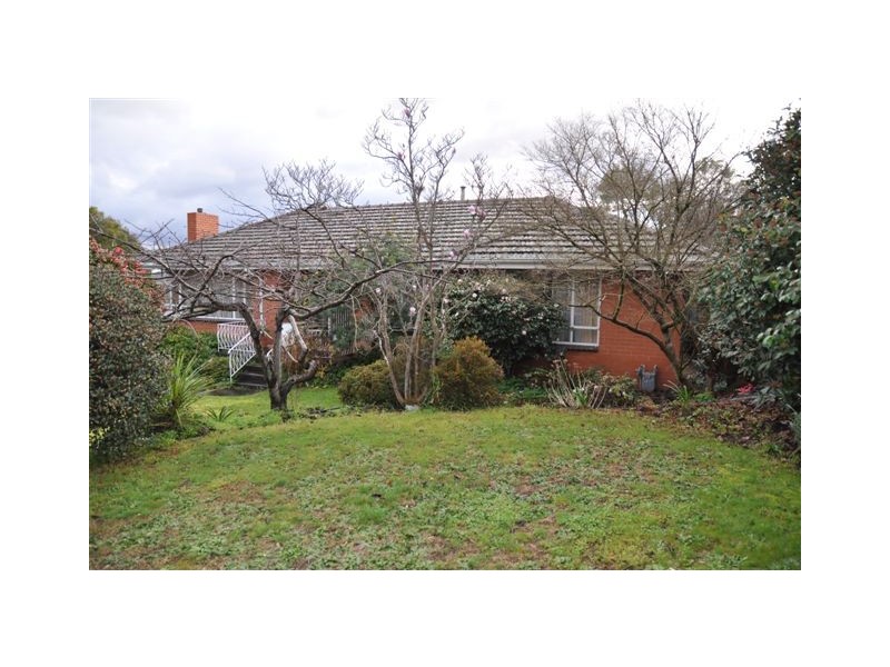 36 Larkspur Avenue, Doncaster VIC 3108