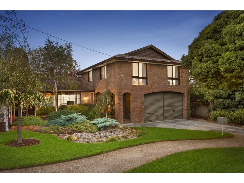 4 Tandara Ave, Doncaster VIC 3108