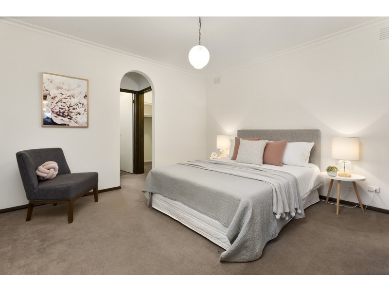 4 Tandara Ave, Doncaster VIC 3108