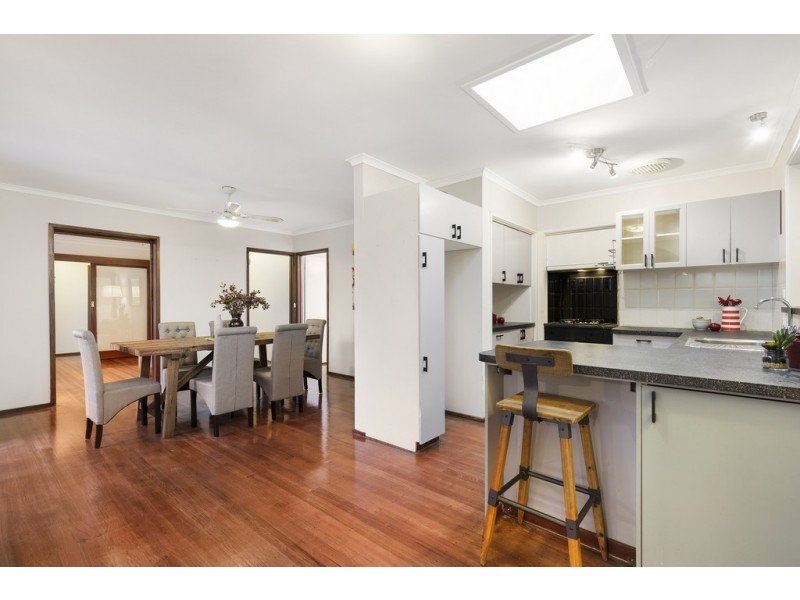 8 Bimbadeen Court, Bayswater VIC 3153