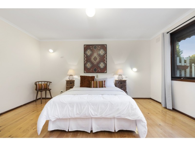 8 Bimbadeen Court, Bayswater VIC 3153