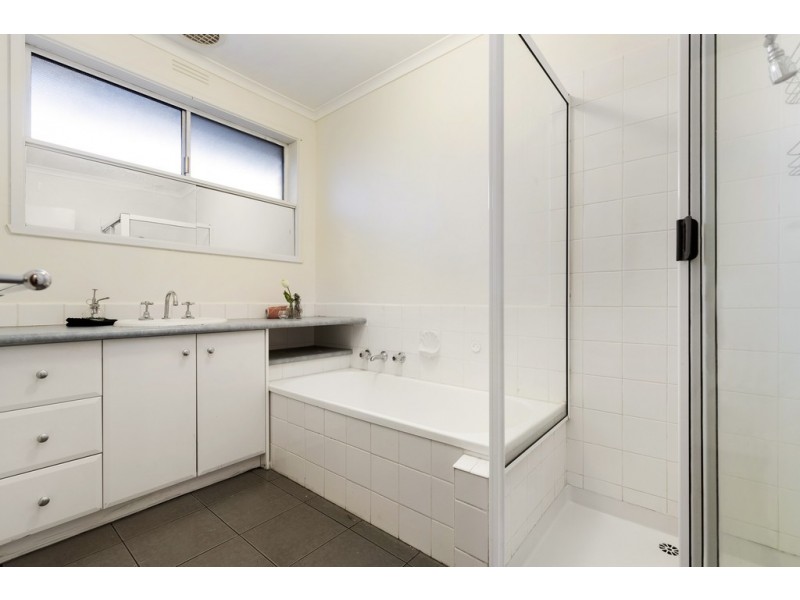 8 Bimbadeen Court, Bayswater VIC 3153