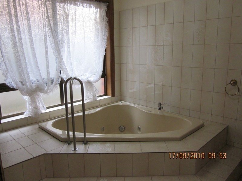 36 Snow Gum Road, Doncaster East VIC 3109