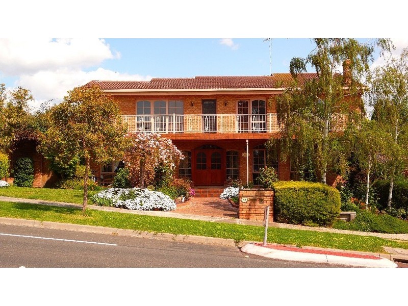 23 Shakespeare Drive, Templestowe VIC 3106