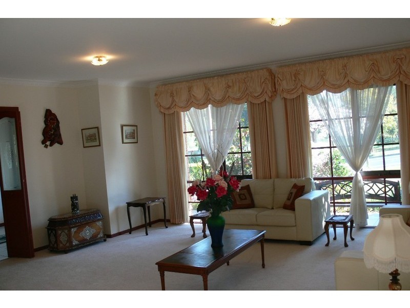 23 Shakespeare Drive, Templestowe VIC 3106