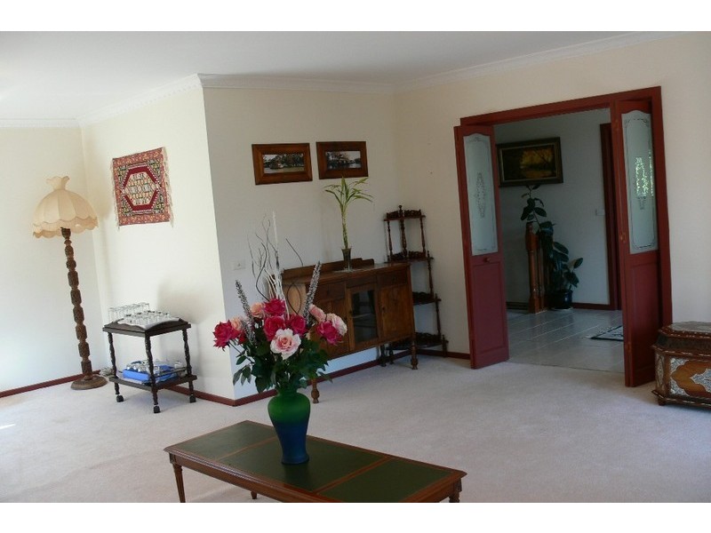 23 Shakespeare Drive, Templestowe VIC 3106