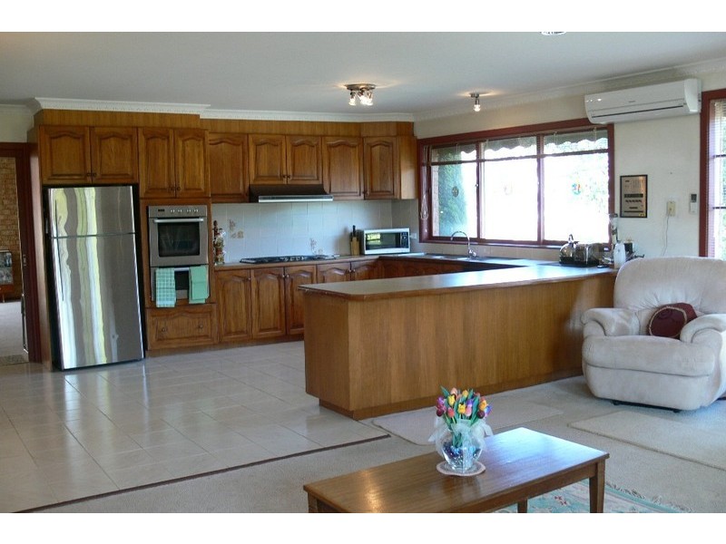 23 Shakespeare Drive, Templestowe VIC 3106