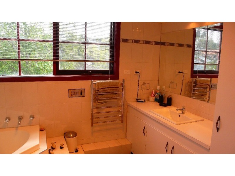 23 Shakespeare Drive, Templestowe VIC 3106