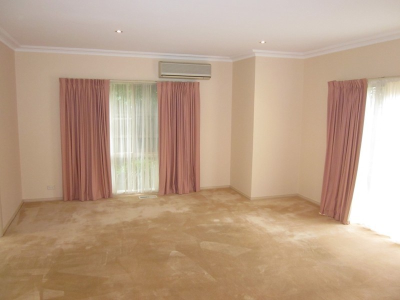 4/17 Calvin Crescent, Doncaster East VIC 3109