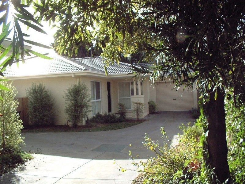 2/17 Franklin Road, Doncaster East VIC 3109