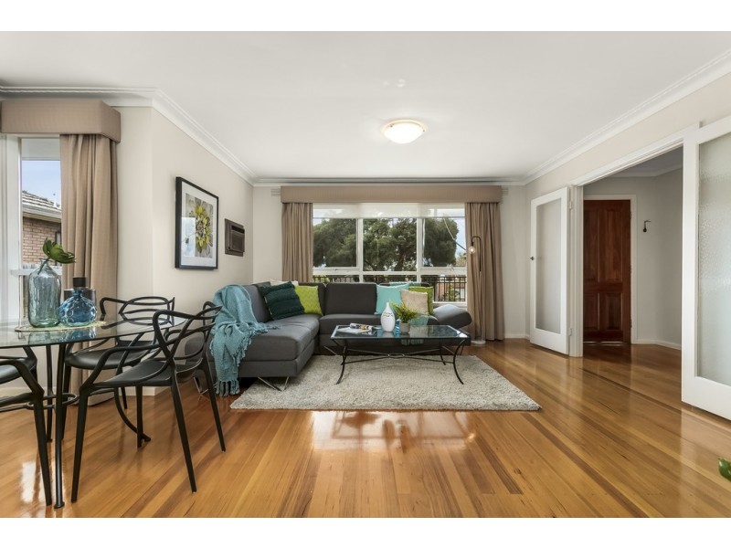 42 Roderick  St, Doncaster East VIC 3109