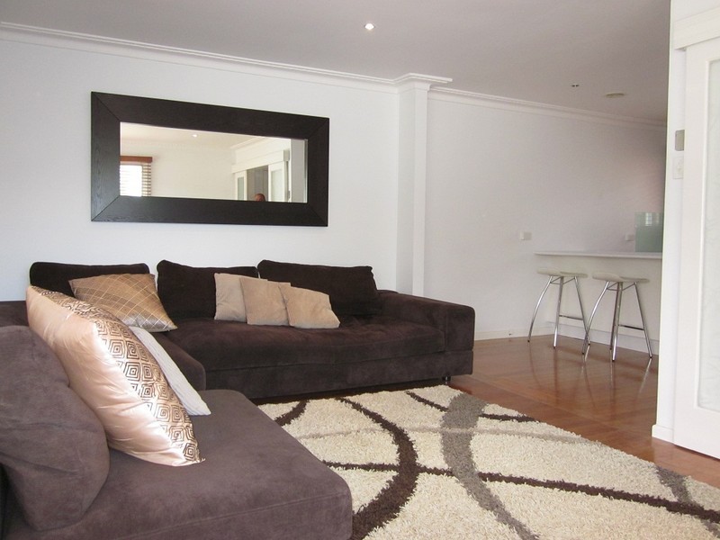 1/1A Beverley Street, Doncaster East VIC 3109