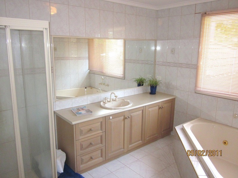 17 Schafter Drive, Doncaster East VIC 3109