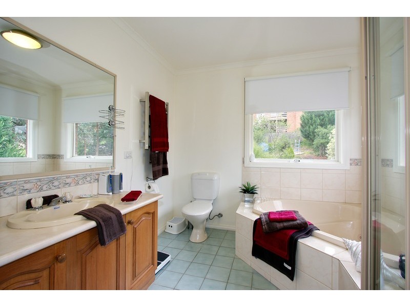 28 Schafter Drive, Doncaster East VIC 3109
