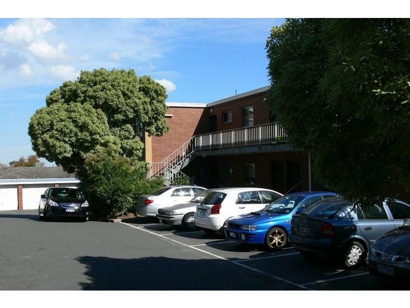 2/10-16 Wetherby Road, Doncaster VIC 3108