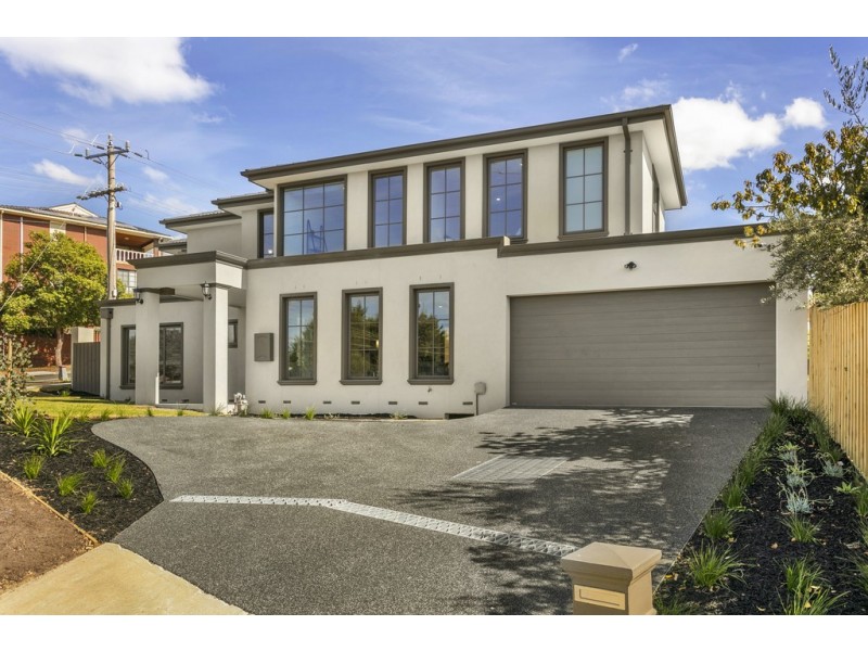 313 Thompsons Road, Templestowe Lower VIC 3107