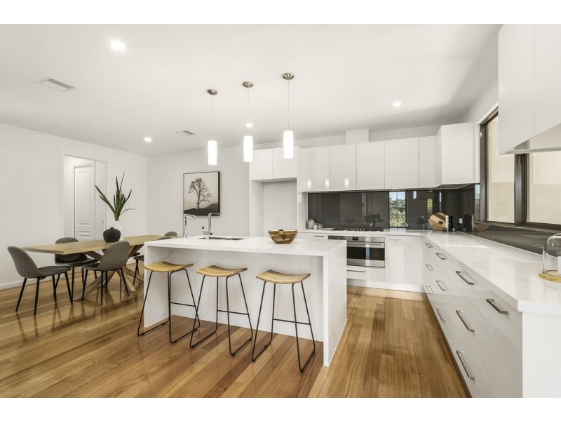 313 Thompsons Road, Templestowe Lower VIC 3107