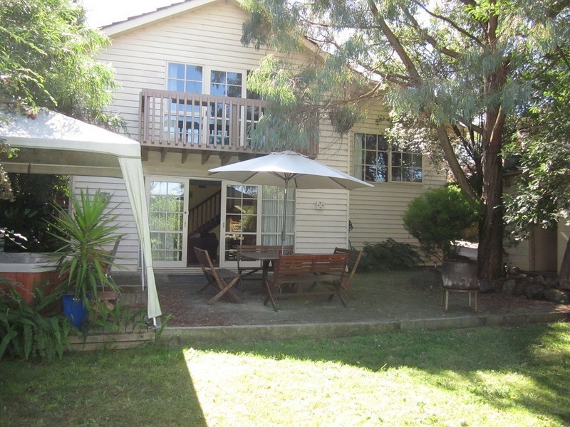 2 William Street, Donvale VIC 3111