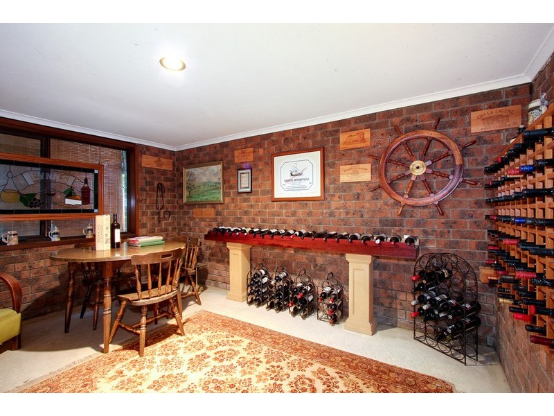 16 Devlaw Drive, Doncaster East VIC 3109