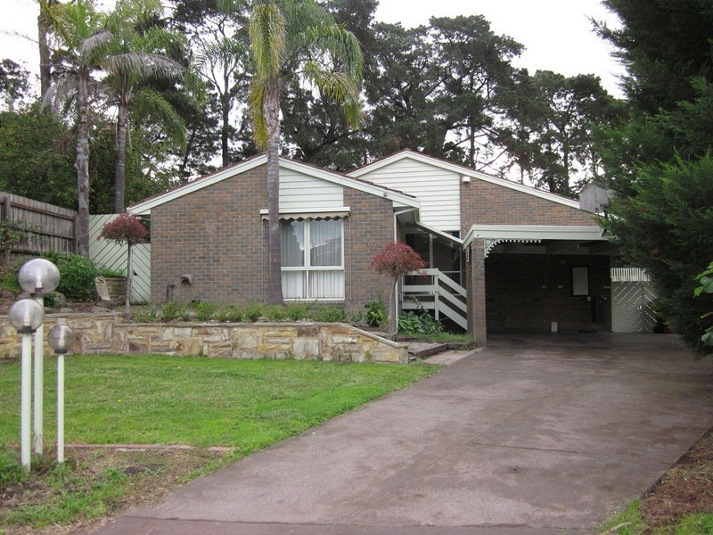 4 Regina Terrace, Doncaster East VIC 3109