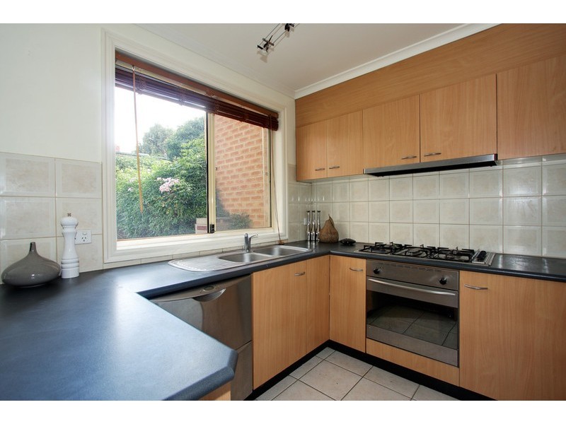 4/32 Larkspur Avenue, Doncaster VIC 3108