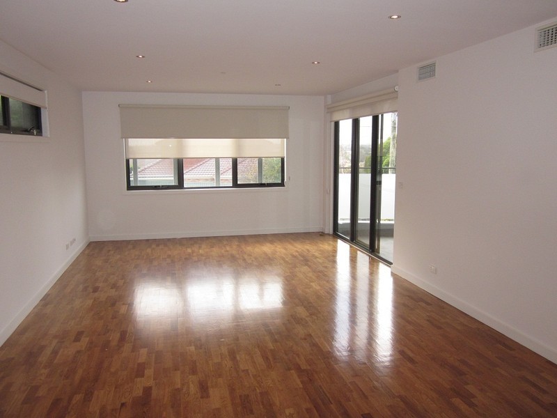 1/107 Whittens Lane, Doncaster VIC 3108