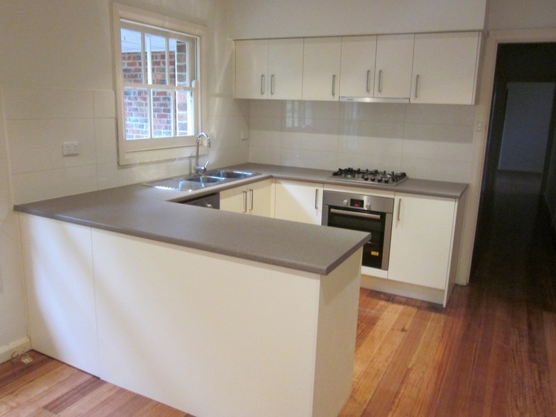 24 Hedge End Road, Mitcham VIC 3132