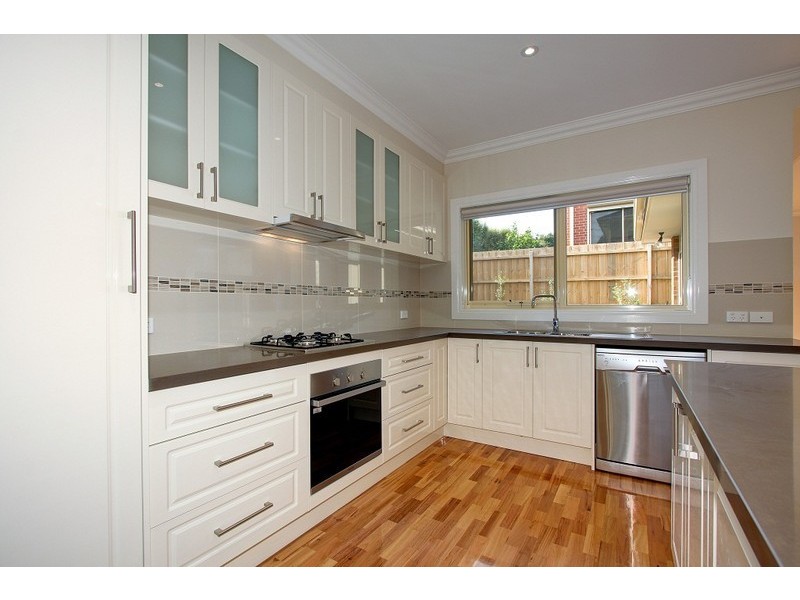 2/9 Renshaw Street, Doncaster East VIC 3109