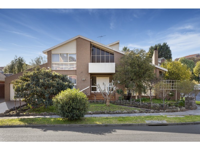 11 Hillcroft Drive, Templestowe VIC 3106