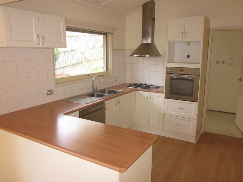 24 Sinclair Avenue, Templestowe Lower VIC 3107