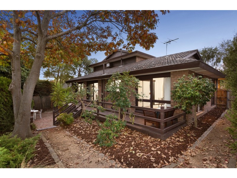 4 Tandara Ave, Doncaster VIC 3108