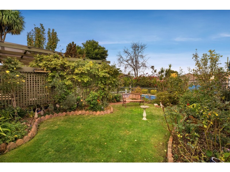 18 Maxia Road, Doncaster East VIC 3109