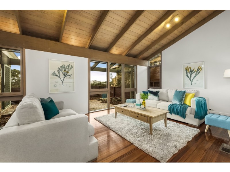 18 Sinclair Avenue, Templestowe Lower VIC 3107