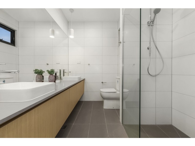 8/1091 Doncaster Rd, Doncaster East VIC 3109