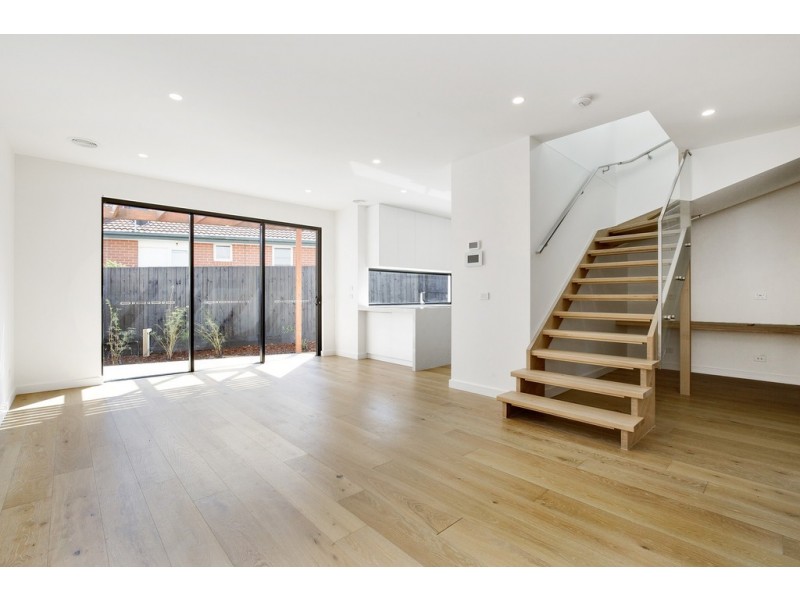 2/17 Banool Quadrant, Doncaster East VIC 3109