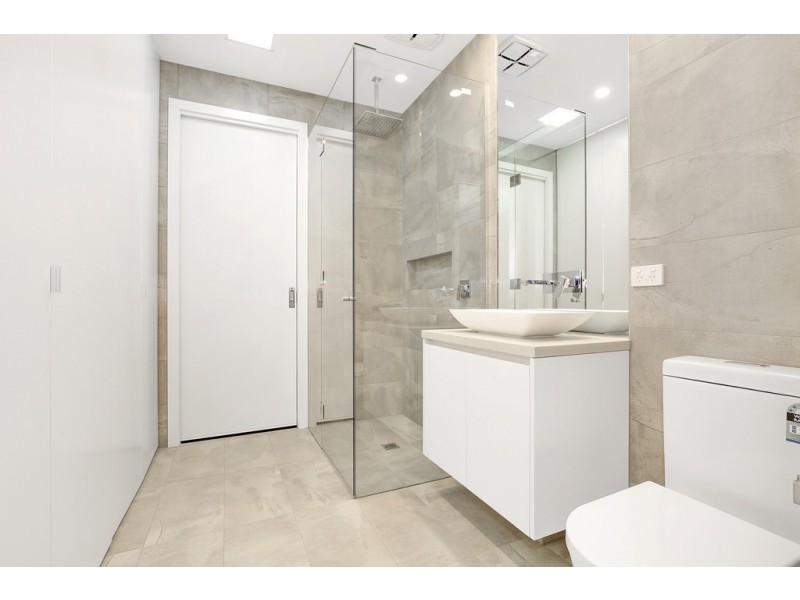 2/17 Banool Quadrant, Doncaster East VIC 3109