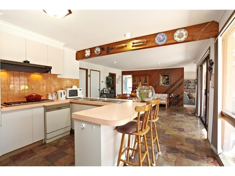 12 Ferres Court, Glen Waverley VIC 3150