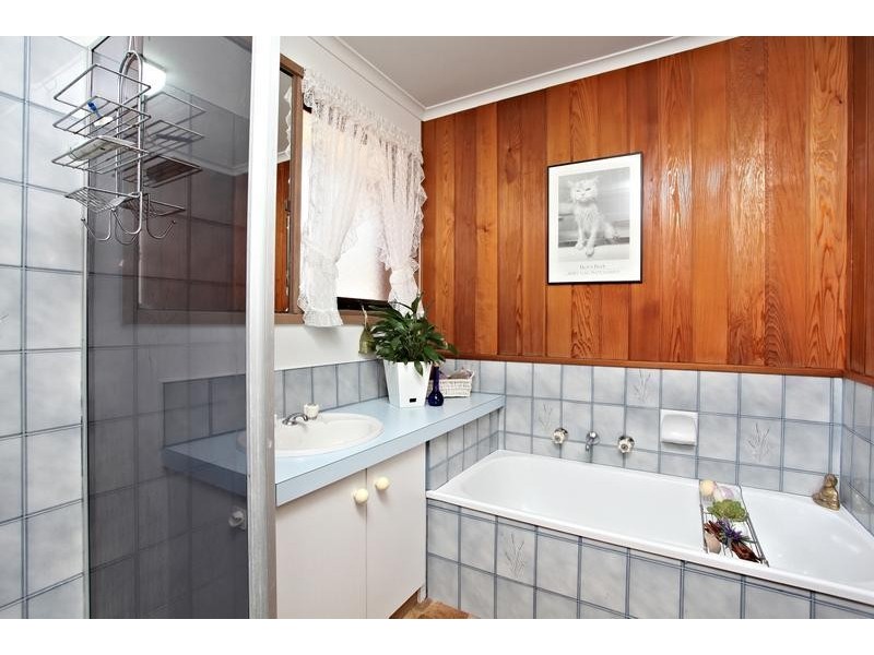 12 Ferres Court, Glen Waverley VIC 3150