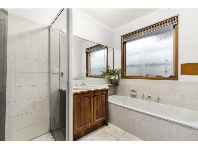 7 Daniel Court, Warranwood VIC 3134