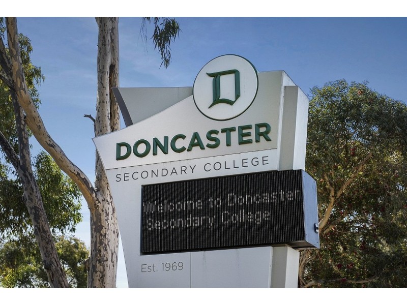 53 Whittens Lane, Doncaster VIC 3108