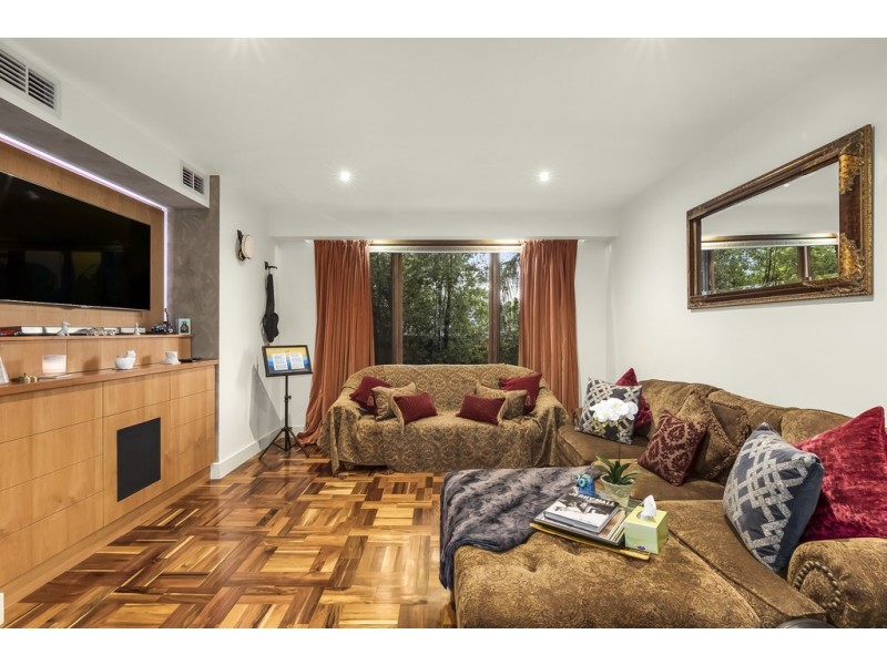 9 St Clems Rd, Doncaster East VIC 3109