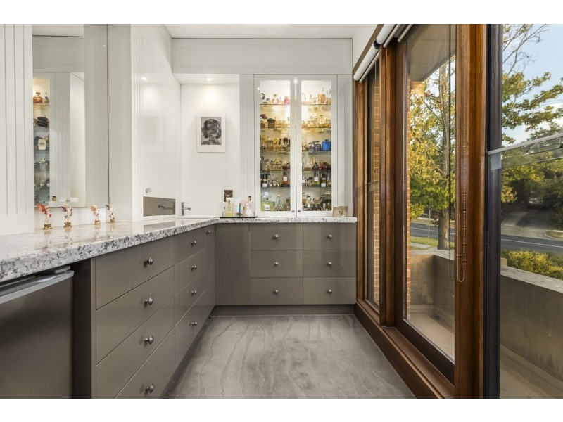 9 St Clems Rd, Doncaster East VIC 3109