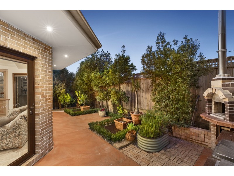 9 St Clems Rd, Doncaster East VIC 3109