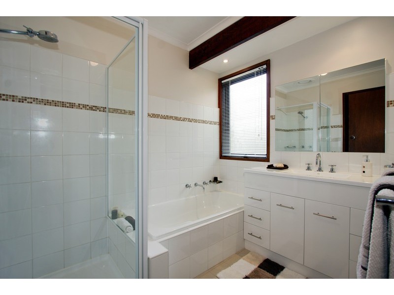 5 Snow Gum Road, Doncaster East VIC 3109