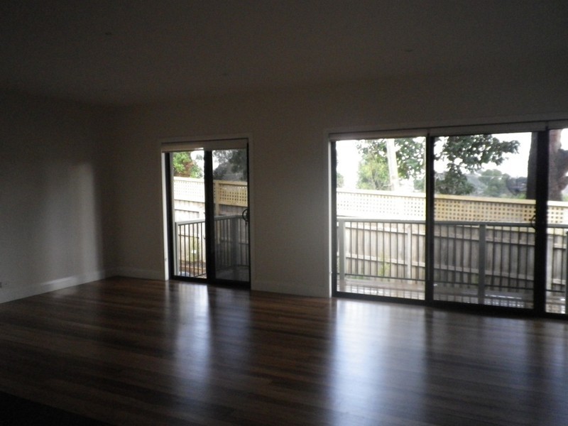 2/15 Dion Street, Doncaster VIC 3108