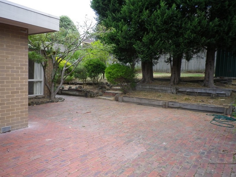 6 Lawanna Drive, Templestowe VIC 3106