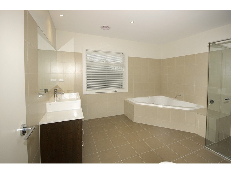 37A Woodhouse Road, Doncaster East VIC 3109