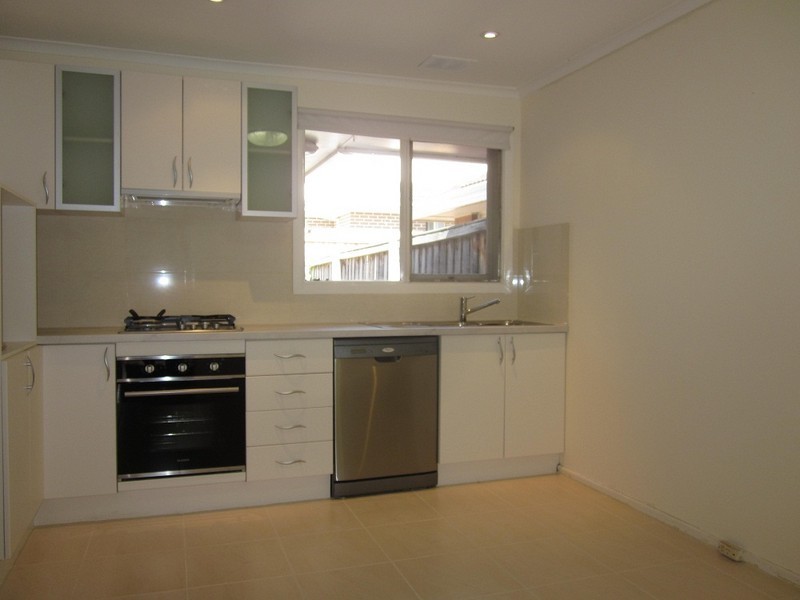 2/1A Beverley Street, Doncaster East VIC 3109