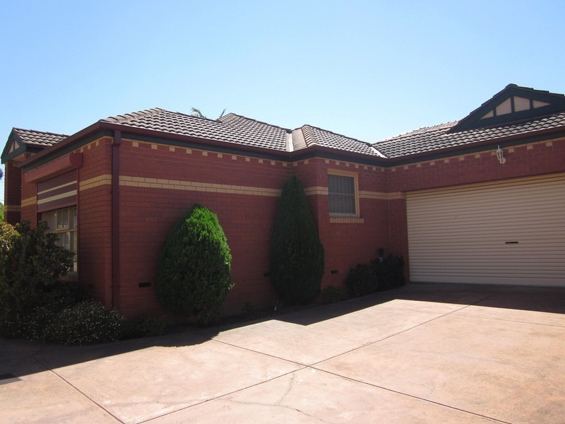 1/82 King Street, Doncaster East VIC 3109