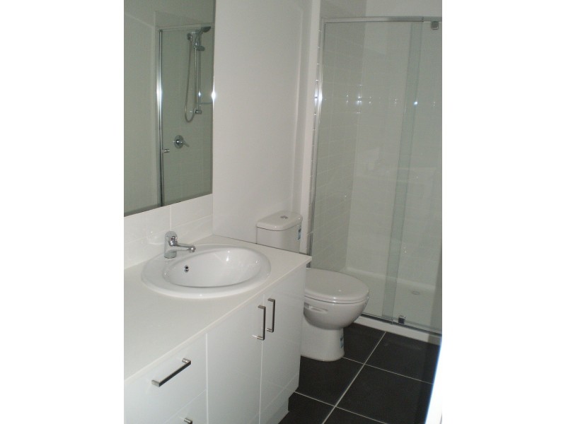 2/96 Plumpton Avenue, Glenroy VIC 3046